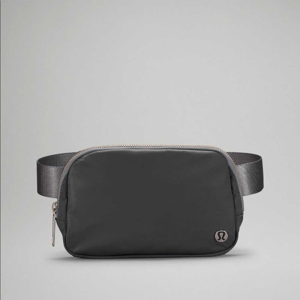 Lululemon everywhere bag
